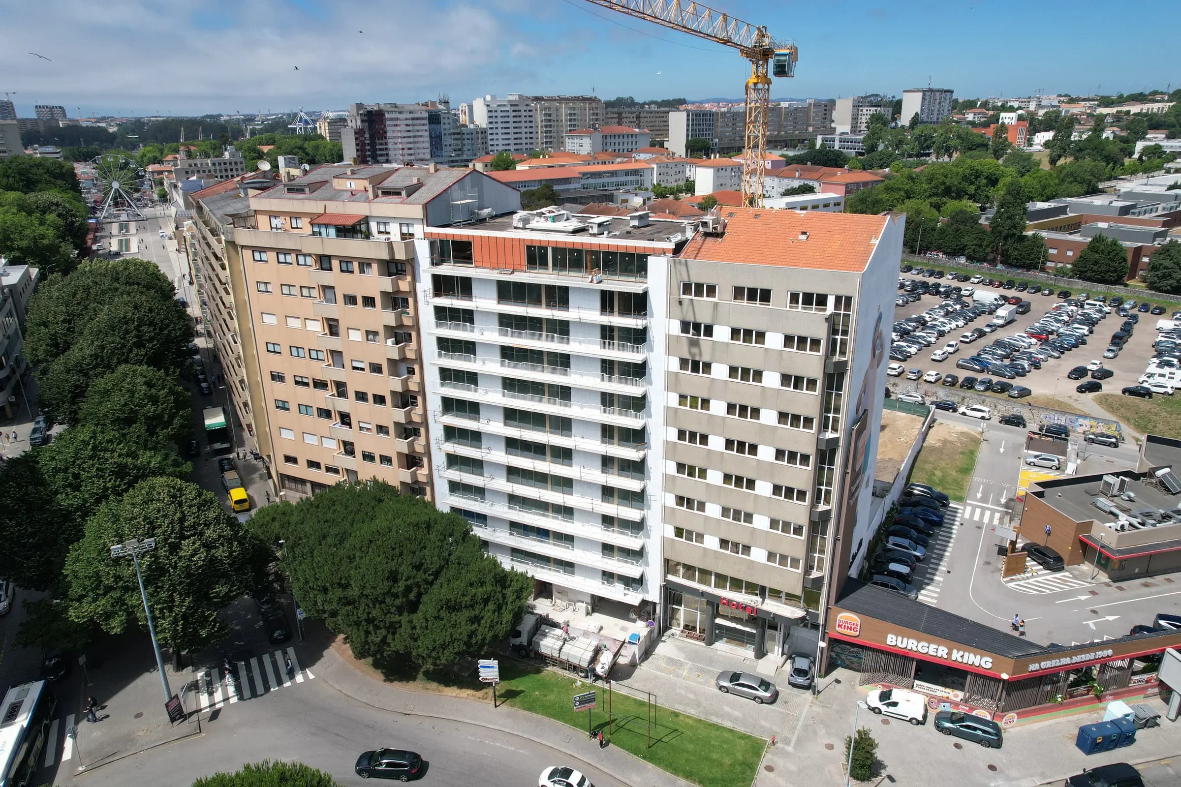 Fachada do edifício Metro Village
